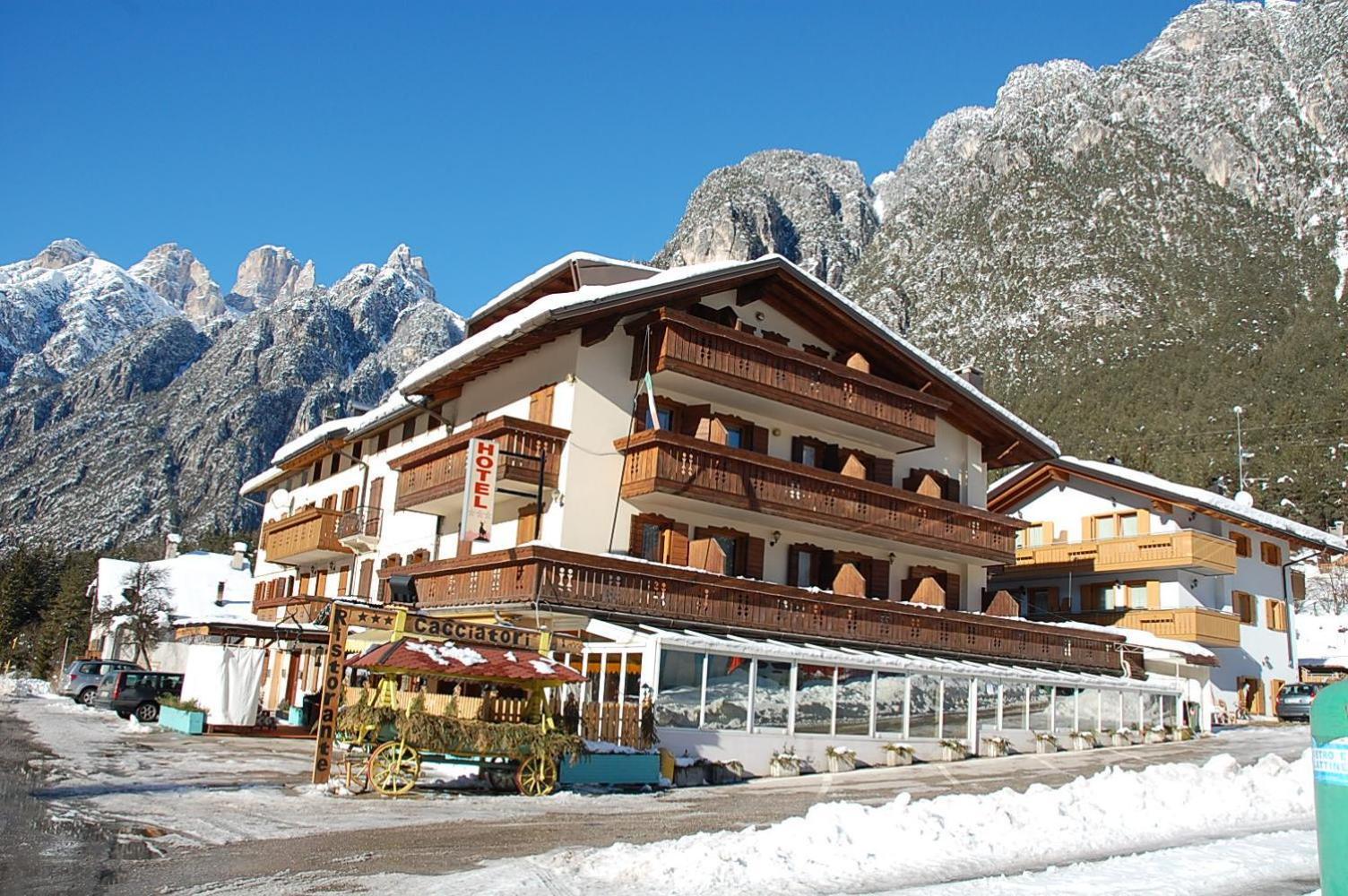 Albergo Ristorante Cacciatori Auronzo di Cadore Εξωτερικό φωτογραφία